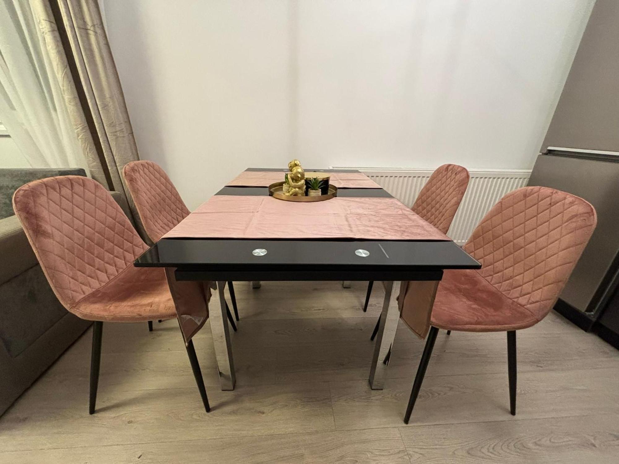 Dream - Large Apartament With Freeparking In A Quietarea Just 10 Minutes Away From City Center Бистриця Екстер'єр фото
