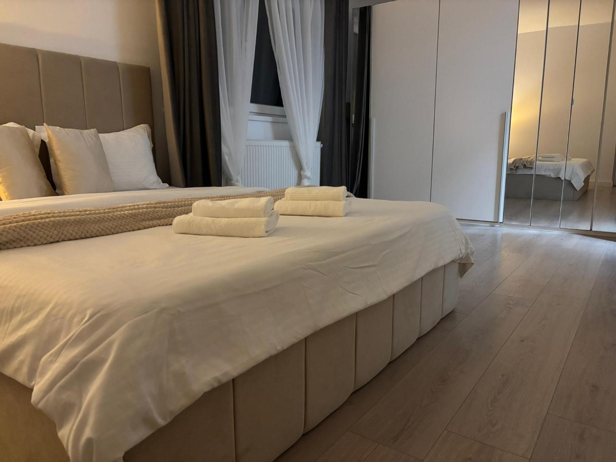 Dream - Large Apartament With Freeparking In A Quietarea Just 10 Minutes Away From City Center Бистриця Екстер'єр фото