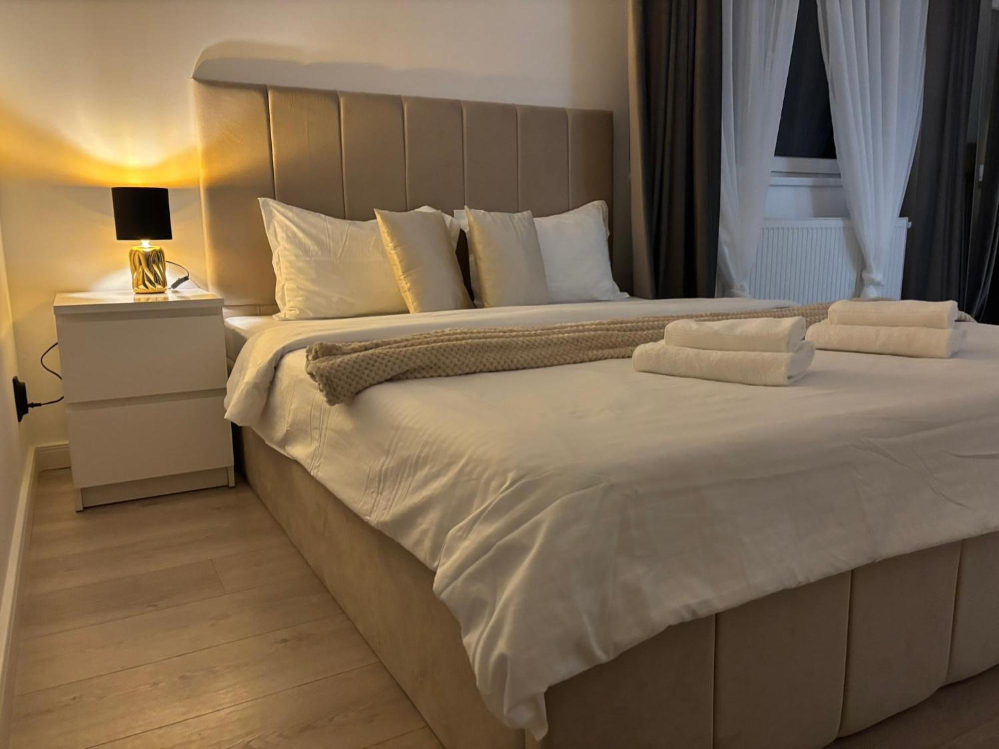 Dream - Large Apartament With Freeparking In A Quietarea Just 10 Minutes Away From City Center Бистриця Екстер'єр фото