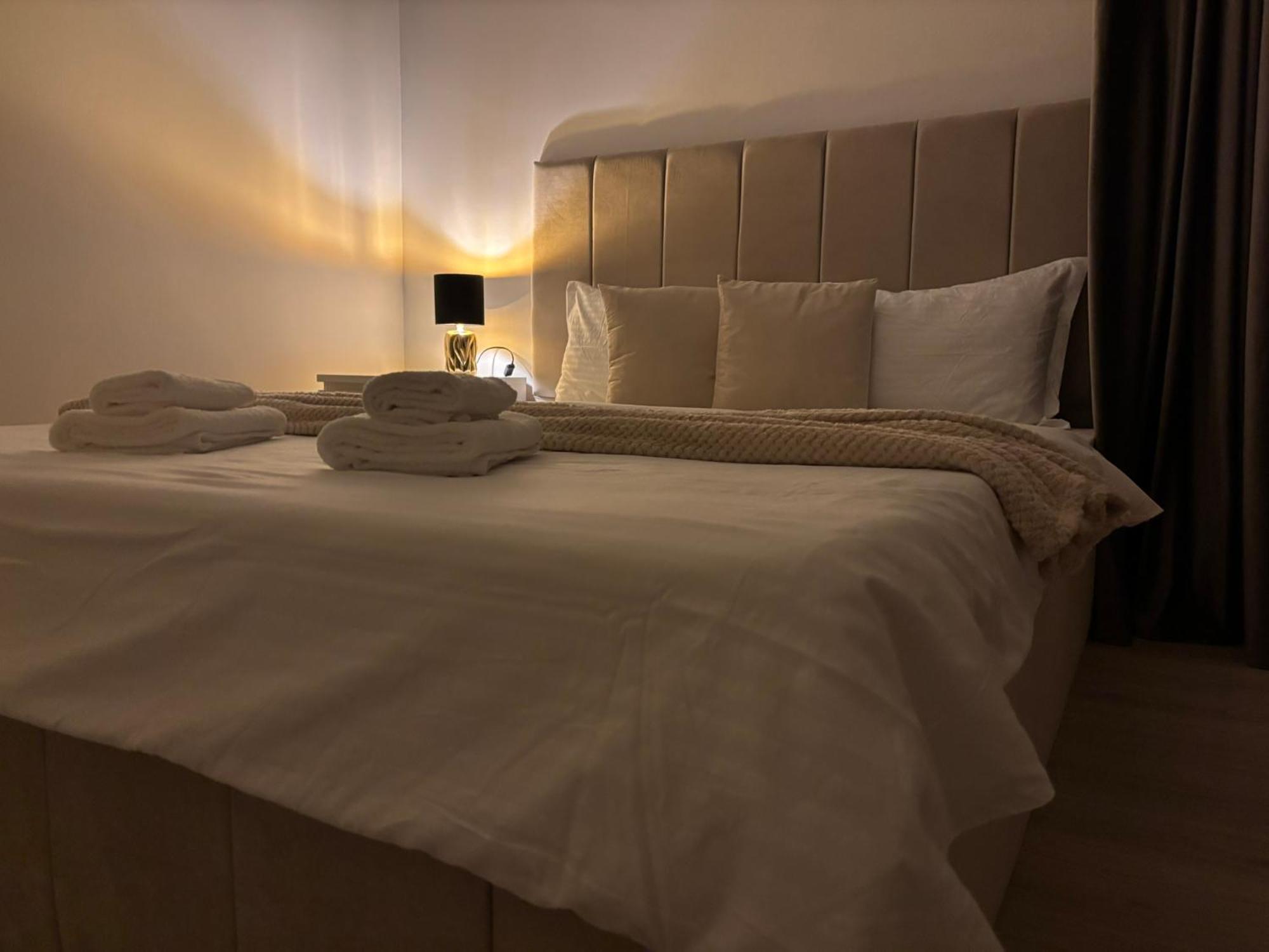 Dream - Large Apartament With Freeparking In A Quietarea Just 10 Minutes Away From City Center Бистриця Екстер'єр фото